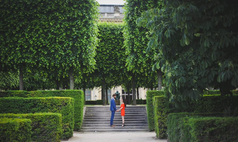 Engagement photos at the Louvre, Paris, France. Bright Colors. Elopement ideas.